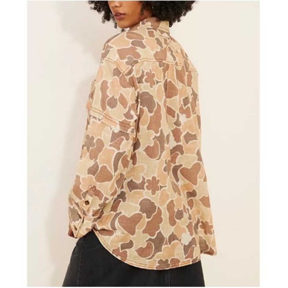 Free People Women's Desert Brush Combo Hidden Flower Camo Shirt Size XL NWT - Picture 4 of 12